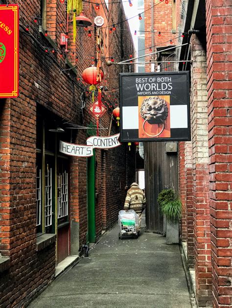 Victoria’s Funky, Fun Narrow Alleys / Passages