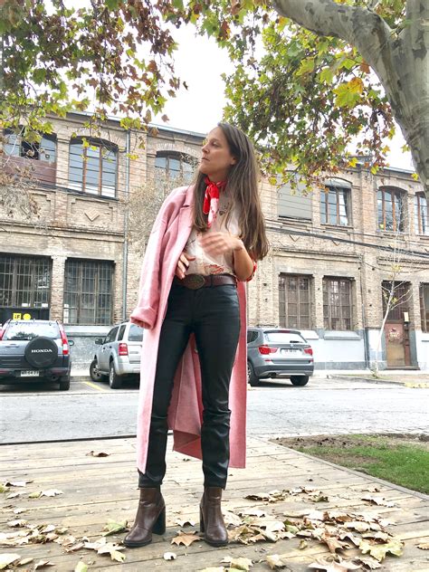 Victoria Roberts Instagram Santiago
