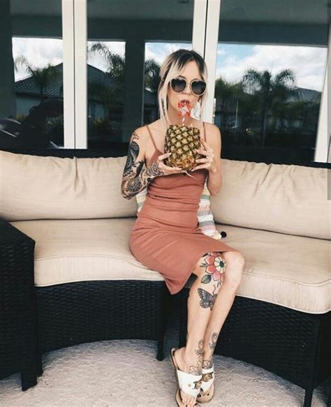 Victoria Snooks is best known as the Queen of Instagram. Became known for her friendship with Attila Frontman and vocalist Chris Fronzak, who established a large Instagram follow-up of more than 120,000. She was born in the United States on March 31, 1991. Her partner Chris worked in Attila alongside Chris Linck.. 