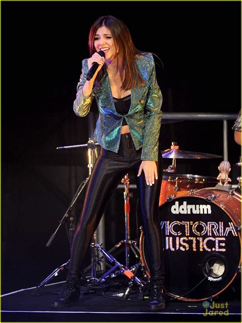 Victoria summer tour.  Victoria Justice - Summer Break Tour - Full Conc...
