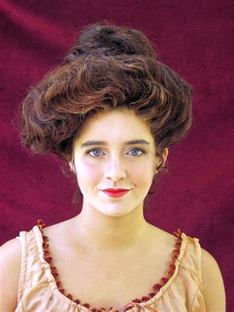 Victorian hairstyles. Victorian poetry is characterized by both religious skepticism, inherited from the Romantic Period, but contrarily also devotional poetry that proclaims a more mystical faith. Reli... 