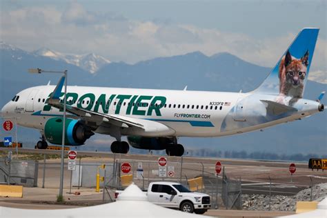 Video: Frontier plane forced to divert to Denver after 2 women fight, disrupt flight
