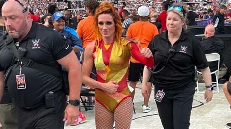 Becky Lynch Sex X - Video How was Becky Lynch injured at WWE SummerSlam - boyview