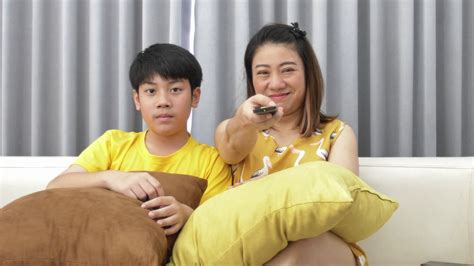 Mom Son Dream Sex China - Video Porn Mom And Son China Dalam Selimut