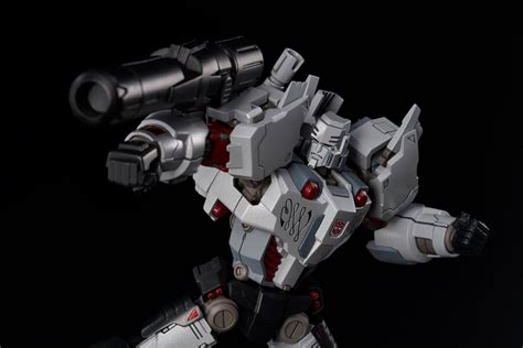 Video Review: Flame Toys Furai Model Kit - MEGATRON (IDW