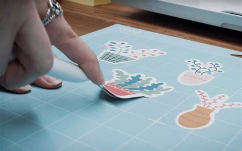 Video Tutorial How to Make Stickers Using the Cricut Machine How to