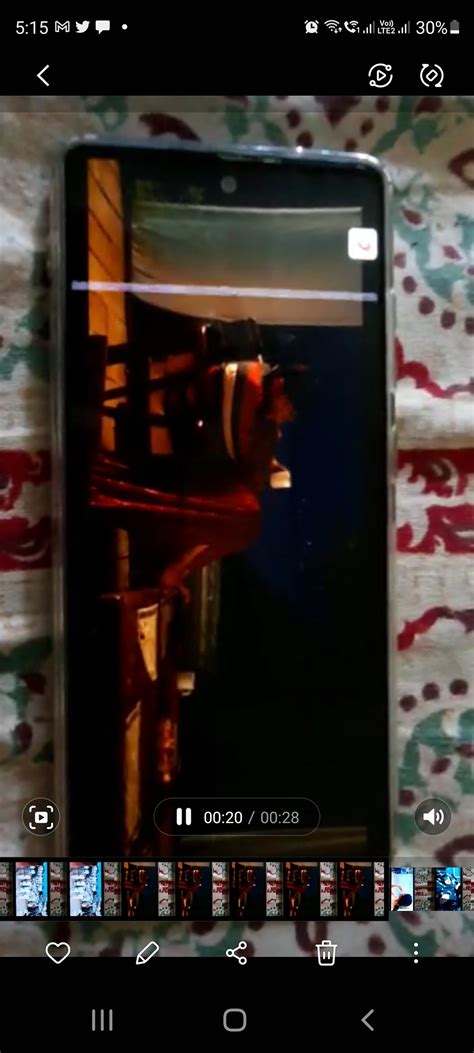 Video izlerken ekranda beyaz çizgi çıkması Samsung Members. 