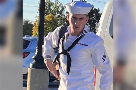 Video shows US Navy Sailor Seamus Gray outside Waukegan bar before going missing