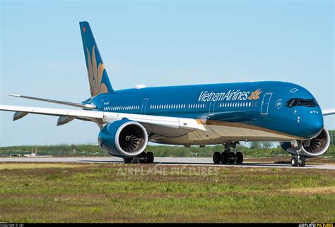 Vietnam Airlines achieved a significant milestone on 28 November 2021, as it became the sole airline in Vietnam authorized to provide affordable direct flights from the U.S. to Vietnam. The only direct flight from the U.S. to Vietnam provided by Vietnam Airlines is the flight from San Francisco to Ho Chi Minh City..