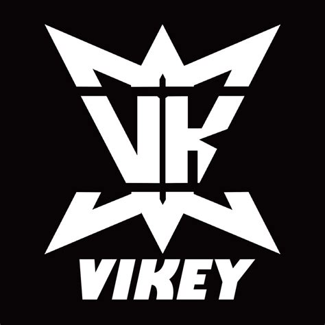 Vikeyshop. Larger surface area with a head size of 58.84 sq.in and a beam width of 12.1 mm provides more power. 