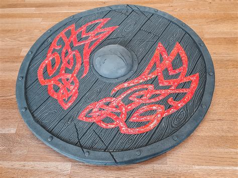 Viking shield foam crafting pattern and tutorial Pretzl Cosplay