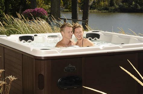 Viking spas. The Viking round was our very first spa and bears the name of our company. Simple in design yet perfect in it’s ability to keep everyone involved in conversation. You can choose from three models in this series ranging from plug-n-play (110v/240v convertible) to a high end design equipped with LED lighting and stainless steel jets. 