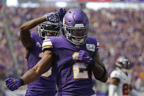Vikings RB Mattison calls out racial slurs directed at him on social media after loss to Eagles