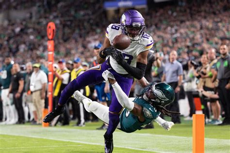 Vikings fumble away chances in 34-28 loss to Eagles in primetime