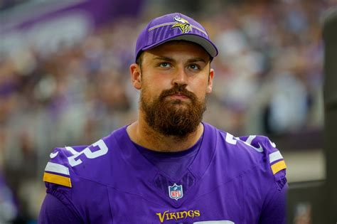 Vikings list Ezra Cleveland as questionable. What does that mean for Dalton Risner?
