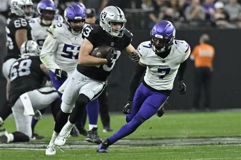 Vikings rule out RT O’Neill and CBs Murphy and Blackmon for finale vs. Lions