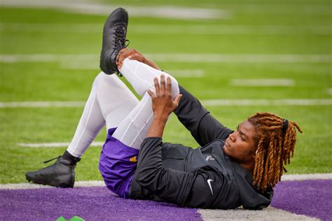 Vikings safety Lewis Cine a healthy scratch for second straight game