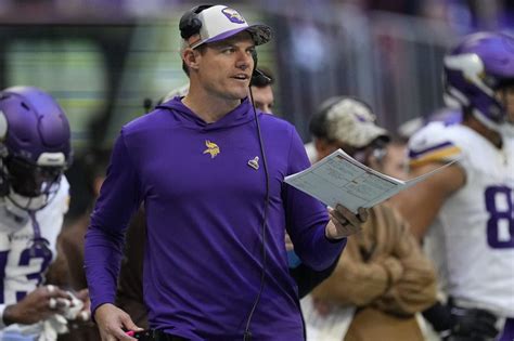 Vikings stay afloat at quarterback – and in standings – behind O’Connell’s steady coaching