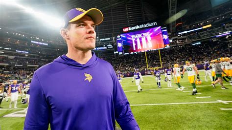 Vikings still struggling to stop the quarterback carousel from spinning with Cousins out