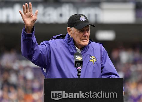Vikings will honor legendary coach Bud Grant throughout 2023 season