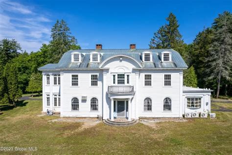 Villa Balsamo in Saratoga Springs up for sale