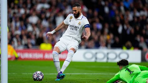 Vinícius, Benzema lead Real Madrid past Chelsea 2-0 in CL