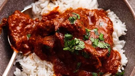 Vindaloo (Spicy authentic Indian beef curry) - YouTube