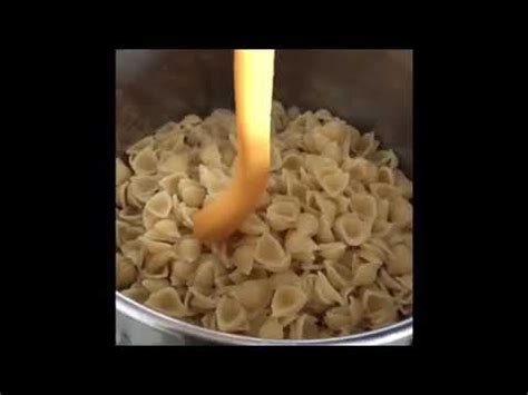 Vine mac. Instructions. Make a roux in a large pot or pan with the butter and flour, stirring constantly to make sure it does not burn. Add milk and stir. Add cheeses, salt & pepper, and stir well. Once … 