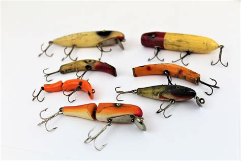 Vintage Fishing Lures For Sale, VINTAGE LARGE LOT OF FISHING LURES SPOONS  LITTLE CLEO DARVEVLE BUCK PERRY ETC.