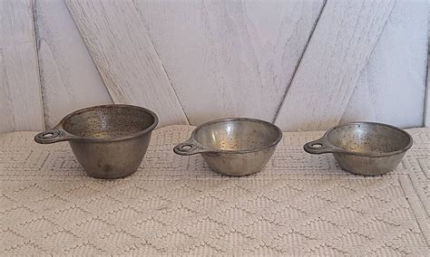 Vintage Metal Measuring Cups - Etsy