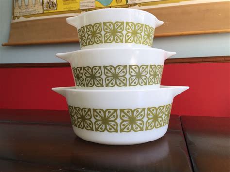 Vintage Pyrex Verde Square Flower Pattern Stacking Casserole Serving