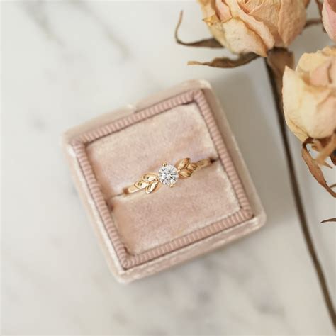 Vintage Tasarım Tektaşlar Özel Günlerinize Burcu Okut Jewellery. 
