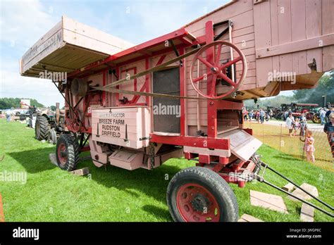 Vintage agricultural threshing machine Stock Photos …