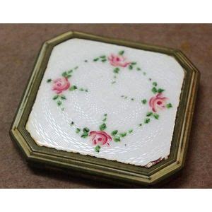 Vintage enamelled compacts - price guide and values - Carter