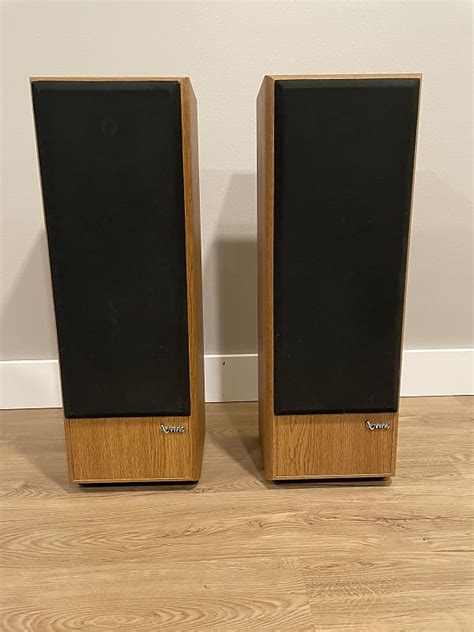 Vintage infinity reference speakers.  They are one of the few Infinity speakers that rou...