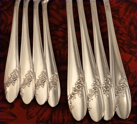 Vintage oneida silverware patterns.  Likely late 1950s; 69 pieces.  If you have some time to s...