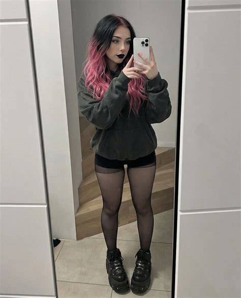 Violettegoth Onlyfans Leak