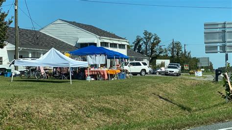By Makayla Shelton. Published: May. 5, 2023 at 2:13 PM PDT. CHATHAM, Va. (WDBJ) - Sellers and buyers are lining up down Highway 29 for the 100-Mile Yard Sale. The annual event started Thursday and ...