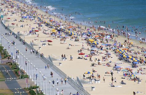 Top cities between Virginia Beach and Washington DC. The top cities between Virginia Beach and Washington DC are Williamsburg, Arlington, Richmond, Norfolk, Alexandria, Fredericksburg, Yorktown, Newport News, and Hampton. Williamsburg is the most popular city on the route. It's 1 hour from Virginia Beach and 3 hours from Washington DC..