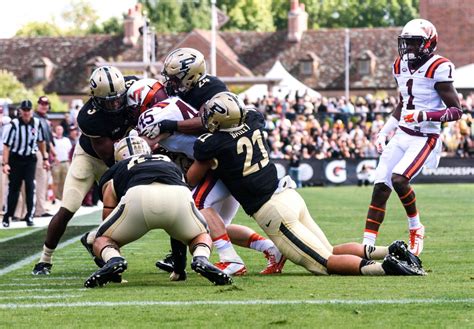 Virginia tech vs purdue. BLACKSBURG, Va. (AP) Hudson Card threw for 248 yards and rushed for a score to lift Purdue to a 24-17 victory over Virginia Tech on Saturday in a game delayed for nearly six hours by a ... 