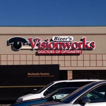Visionworks is conveniently located a couple of blocks from the Whi