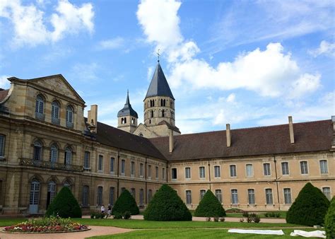 Visit the Abbey of Cluny - france.fr