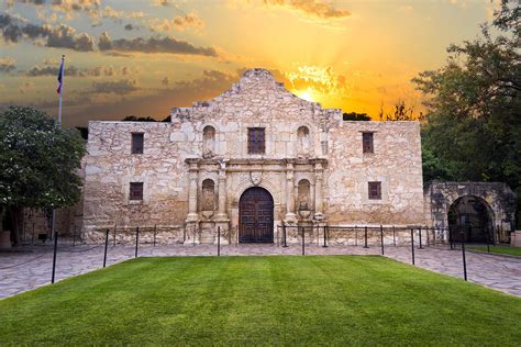Visit the alamo. May 21, 2021 · Fast Facts: The Battle of the Alamo. Short Description: The Alamo was the site of a battle that took place during Texas's bid for independence from Mexico: All defenders were killed, but within six weeks the opposition leader, Santa Anna, was captured. Key Players/Participants: Santa Anna (president of Mexico), William Travis, Davy Crockett ... 