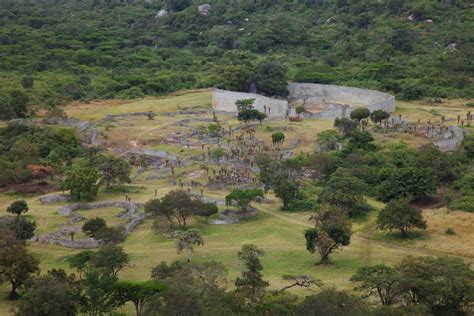 Visitors guide souvenir great zimbabwe ruins mashonaland rhodesia s africa. - El poder magico de las piramides.