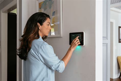 Vivint offers Smart Home Security Burglar Alarm Systems in San Antonio, Texas. Call (469) 268-3812 for more information about our Award-Winning 24/7 Home Security, Cameras & Alarm Monitoring Services.
