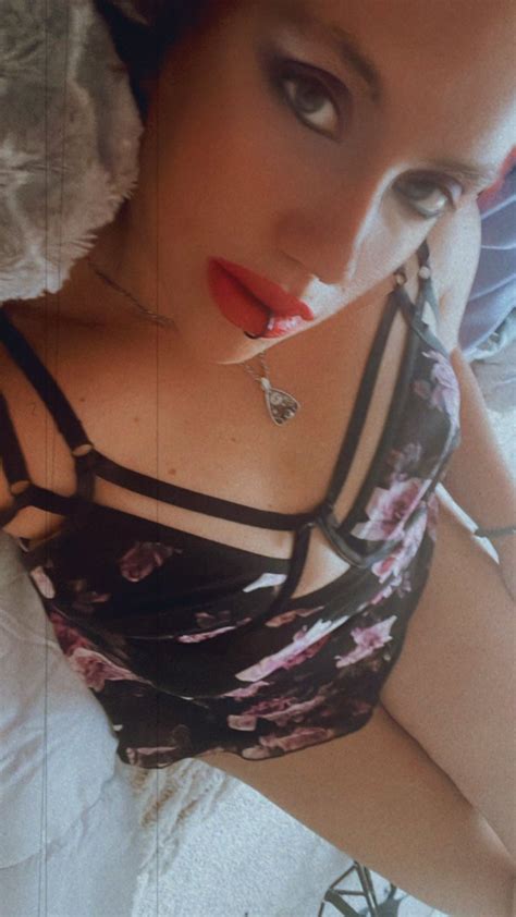 Vivavarlowe Onlyfans Leak +18 🍆 24 Videos