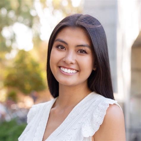 Vivianne tu. Vivianne Tu BizOps at Shopify | Ex-McKinsey 2y Report this post Hi Longhorns and Happy New Year! The application deadline for McKinsey & Company’s First Year Summer Business Analyst Program is ... 