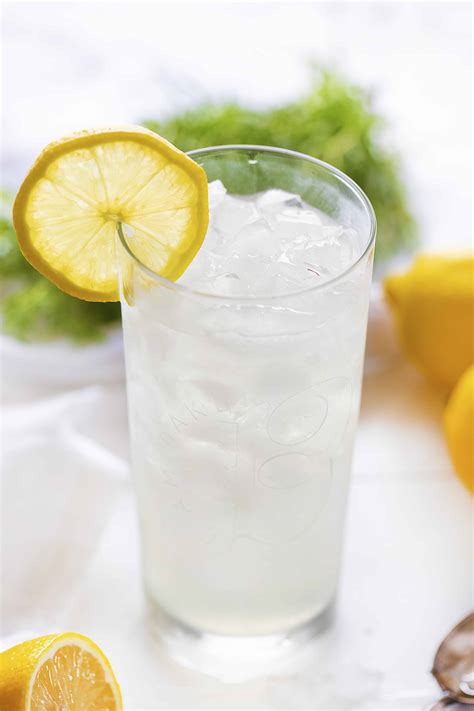 Vodka lemonade. 