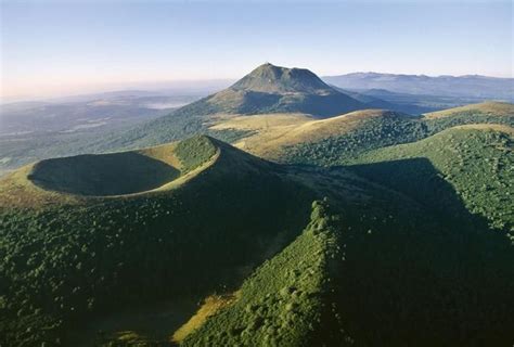 Volcanisme recent du massif central (mont dore). - Ziemie odzyskane, ziemie zachodnie i północne 1945-2005.
