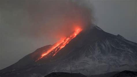 Volcano erupts in Russia’s far east, spewing ash 20 kilometers into the air